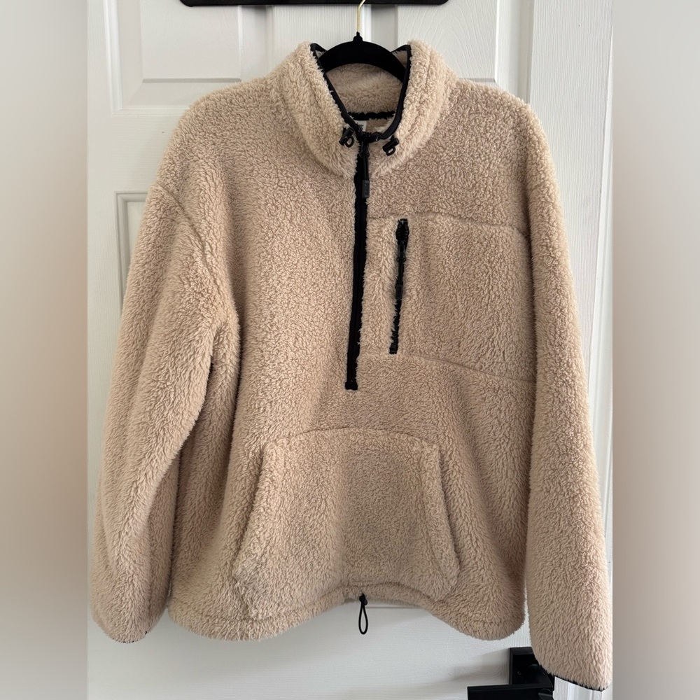 PINK Victoria's Secret Cream /‎ Black
Large Teddy Half Zip Sherpa Pullover